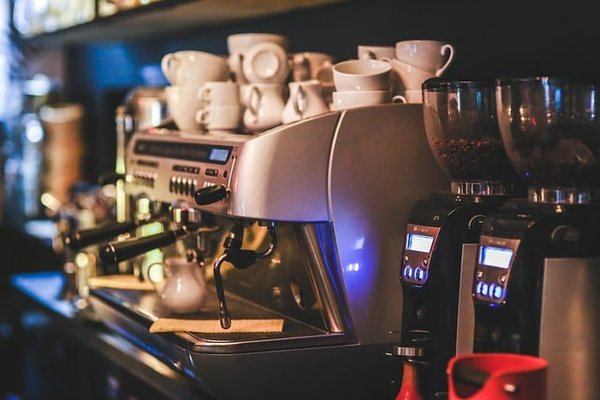 Trouver la Meilleure Machine à Café pour Votre Entreprise : Comparatif de Prix et Conseils d'Achat