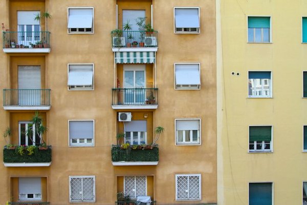 Comment choisir le meilleur produit pour nettoyer sa façade?