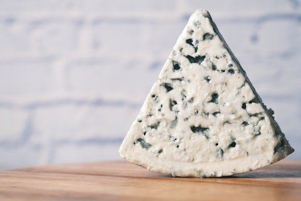 L'histoire savoureuse du roquefort, le roi des fromages